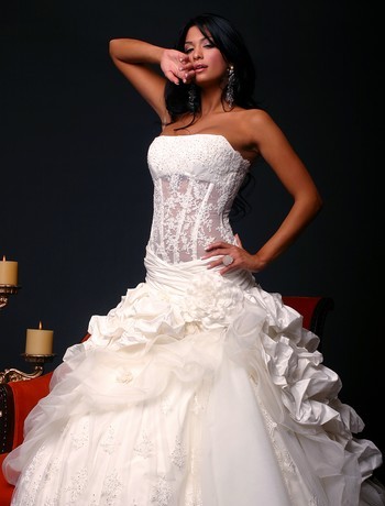 corset wedding dress. Designer Pnina Tornai#39;s gowns